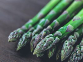 shallow photo of asparagus